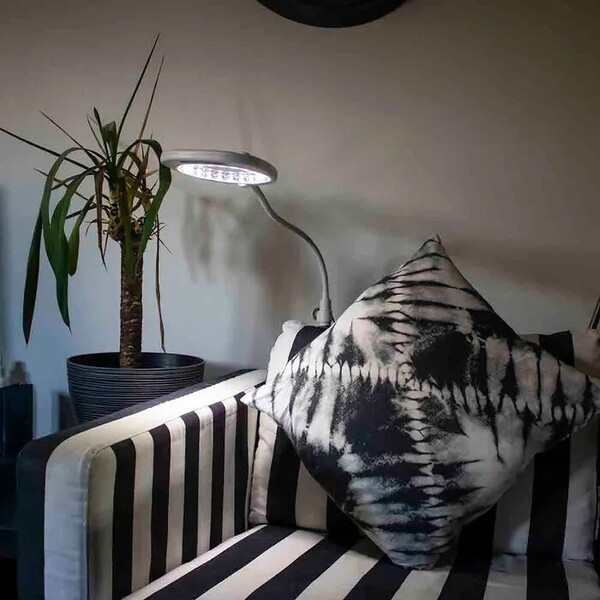 PURElite LED dimbare dubbele vloerlamp PURElite LED 4-in-1 Crafters draadloze loeplamp